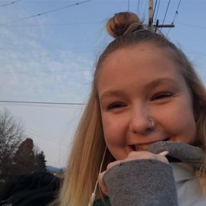 Meet your Posher, Stella